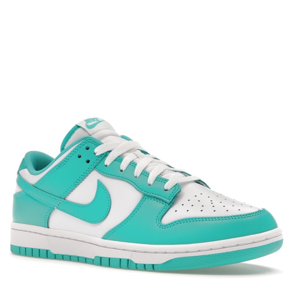 SOLD * Nike low dunks (jade)